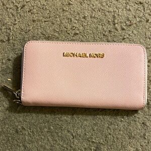 Michael Kors Light Pink Zip Wallet